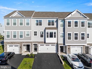 161 EVERLEIGH DRIVE, ROYERSFORD, PA 19468