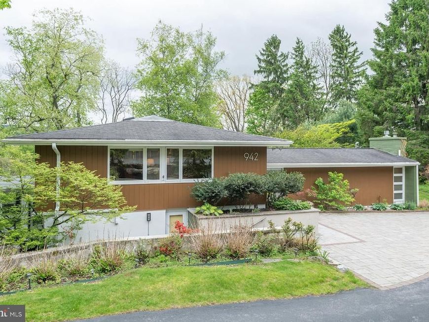 942 Robin Road , State College, PA 16801 Main Photo