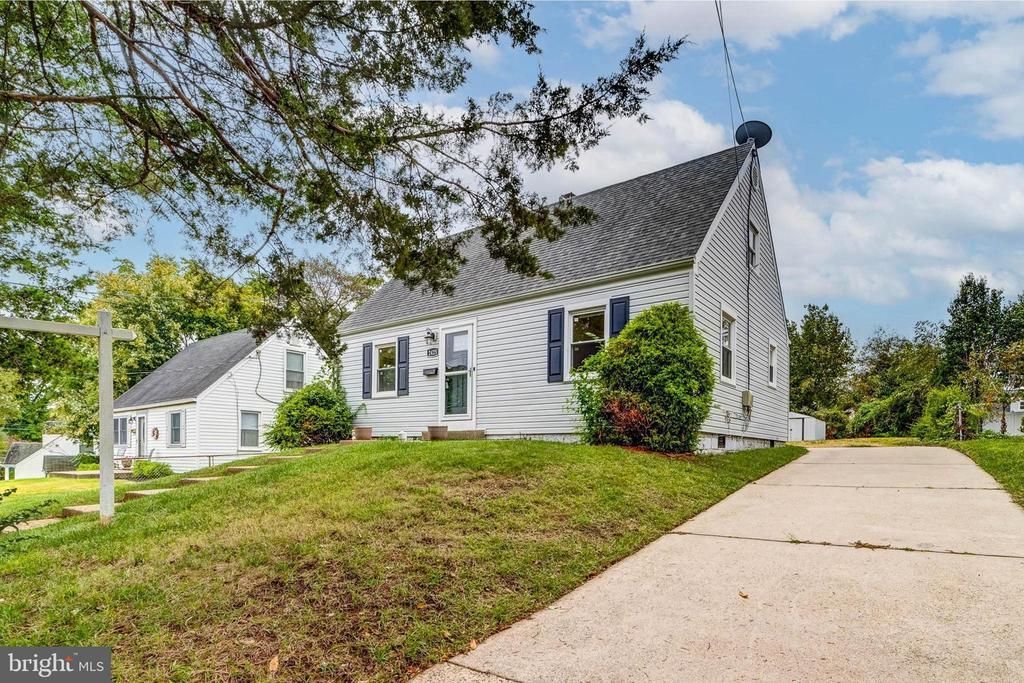 2425 FORT DRIVE , ALEXANDRIA, VA 22303