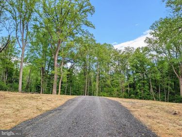 3964 HIDDEN VALLEY LANE , LINDEN, VA 22642