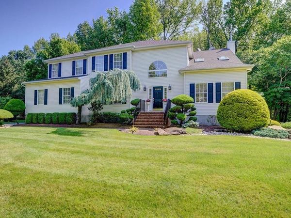 1 SYLVIA WAY, ROBBINSVILLE, NJ 08691