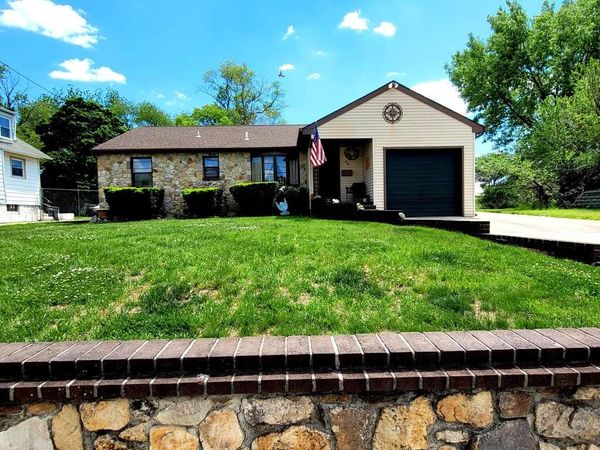 28 E MILL ROAD , MAPLE SHADE, NJ 08052
