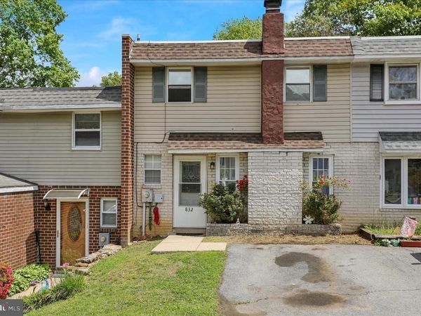 832 POSSUM LANE , READING, PA 19606