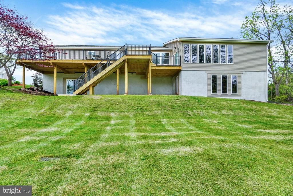 879 GRAFFIUS ROAD, YORK, PA 17404