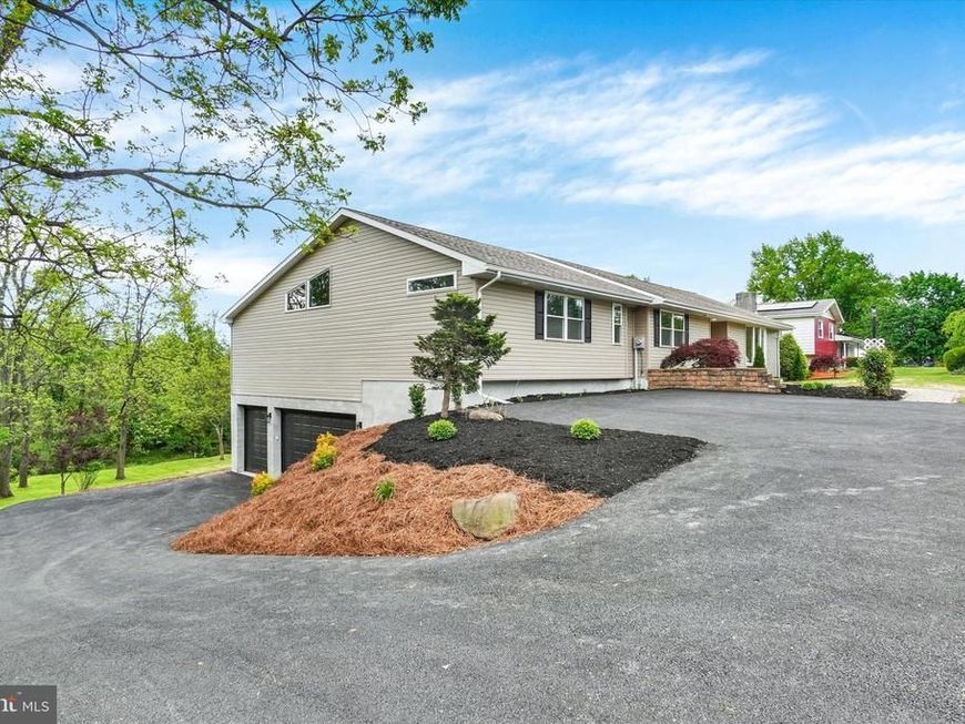 879 Graffius Road , York, PA 17404 Main Photo