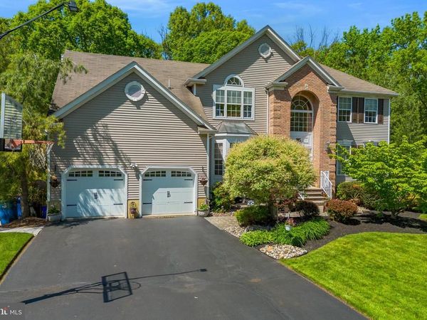 52 SPRUCE MEADOWS DRIVE , MONROE TOWNSHIP, NJ 08831