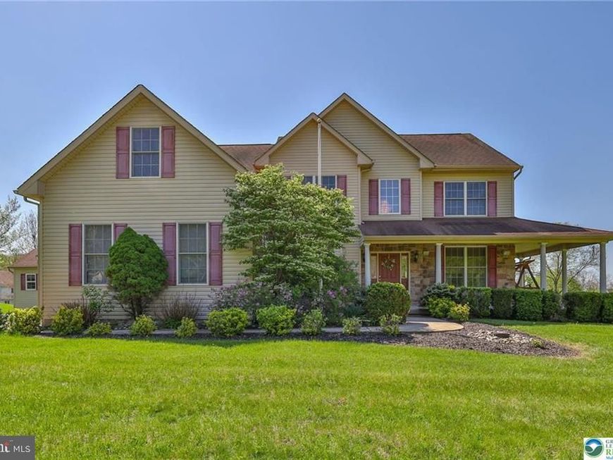 3595 Woodbyne Road , Hellertown, PA 18055 Main Photo