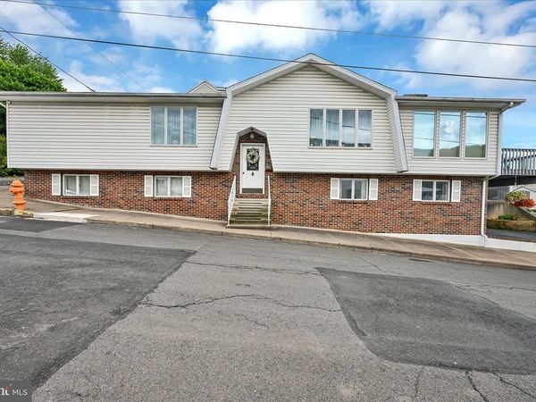500 W LLOYD STREET , SHENANDOAH, PA 17976