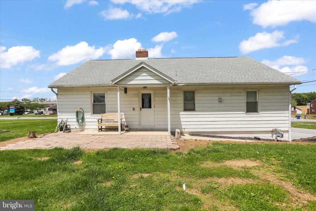 6 S GRANT ROAD, THOMASVILLE, PA 17364