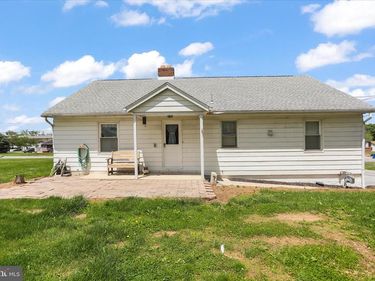 6 S GRANT ROAD, THOMASVILLE, PA 17364