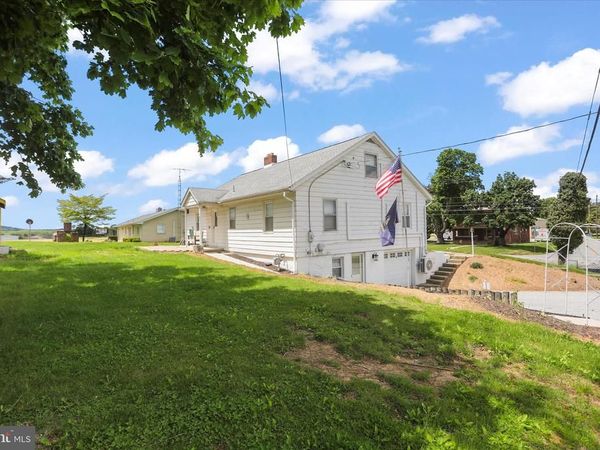 6 S GRANT ROAD, THOMASVILLE, PA 17364