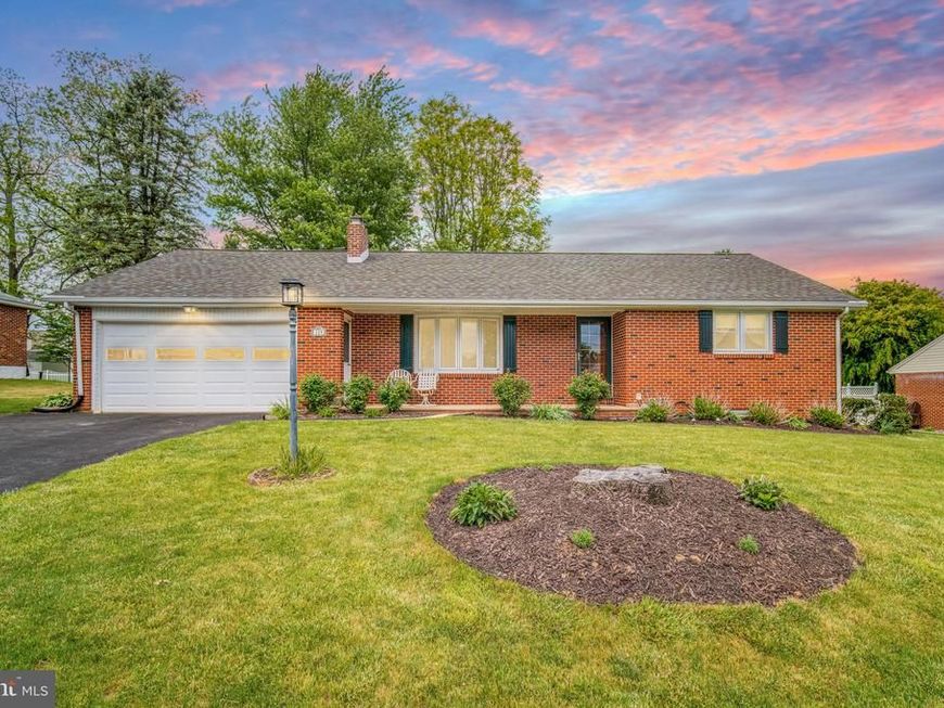 119 E Clearview Drive, Shrewsbury, PA 17361 Main Photo