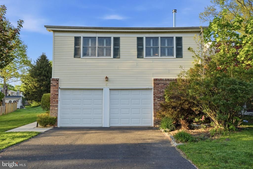 5 CHESTNUT DRIVE , NEWTOWN, PA 18940