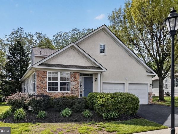 16 ZINNIA WAY, LANGHORNE, PA 19047