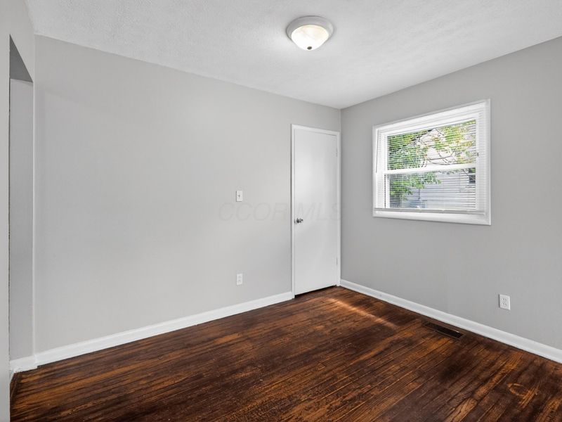 1668 E 26th Avenue , Columbus, OH 43219 Photo 12