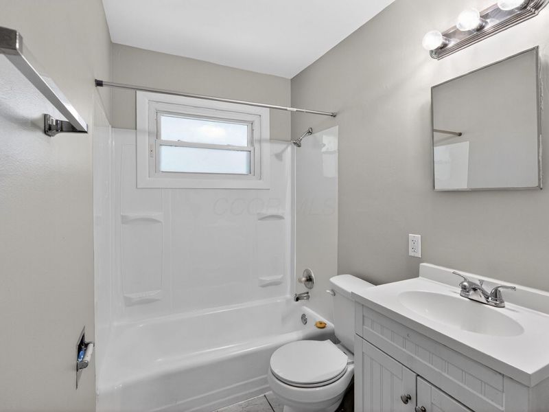 1668 E 26th Avenue , Columbus, OH 43219 Photo 25