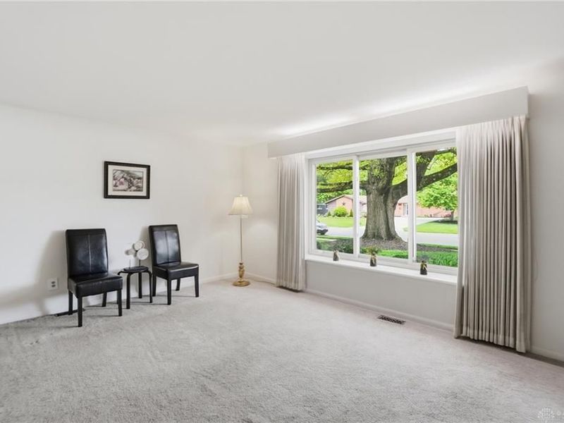 320 S Village Drive, Washington Township, OH 45459 Photo 12