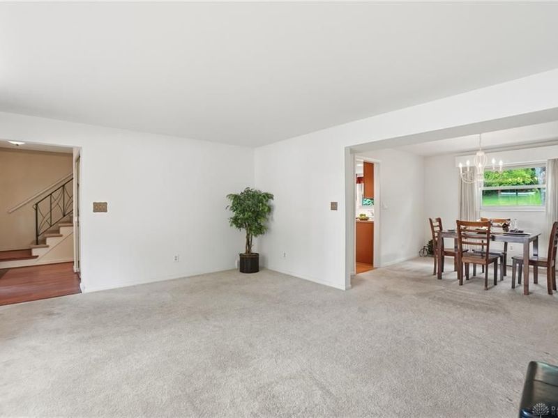 320 S Village Drive, Washington Township, OH 45459 Photo 14