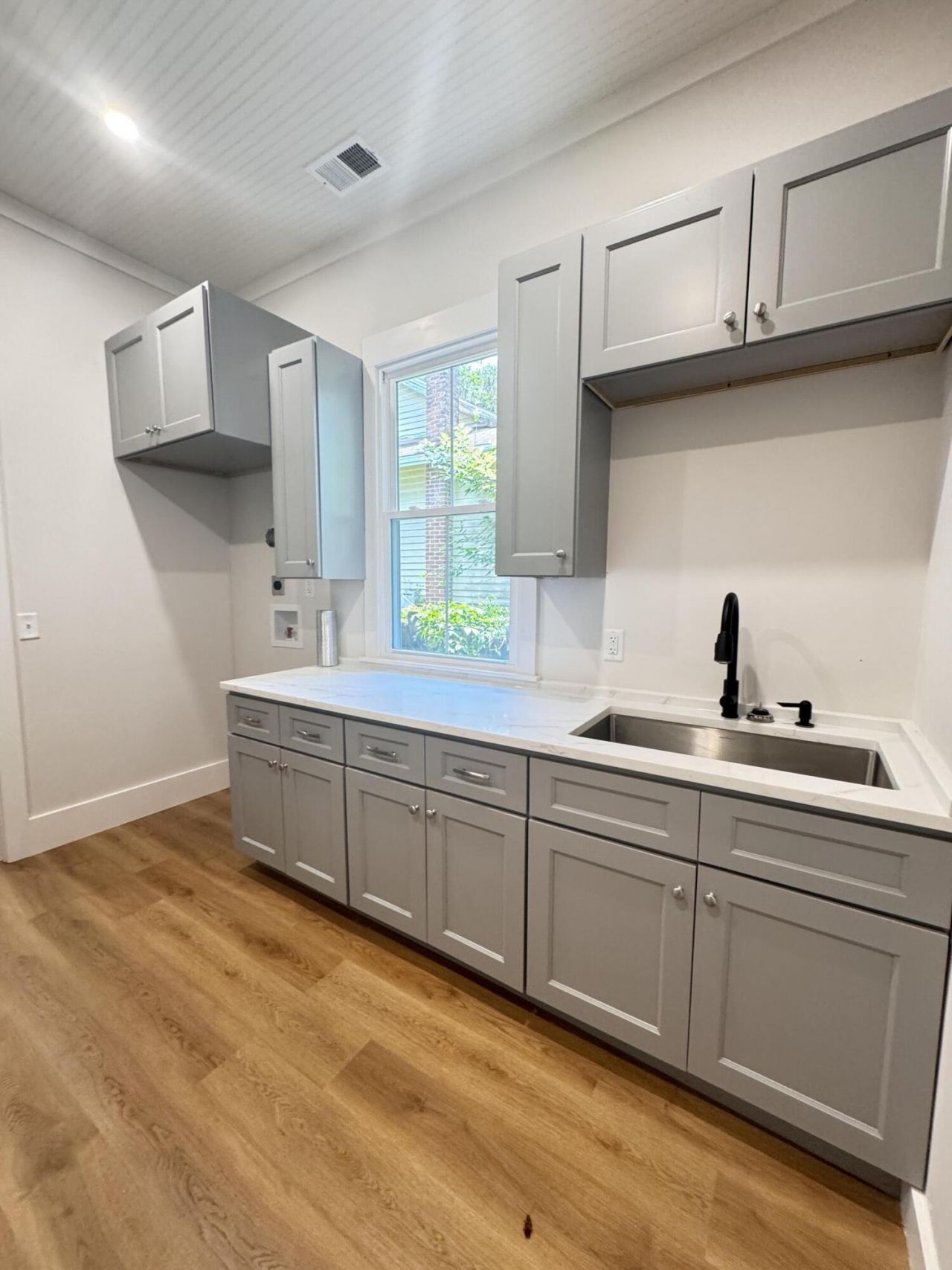 105 Tracy Street Photo 18