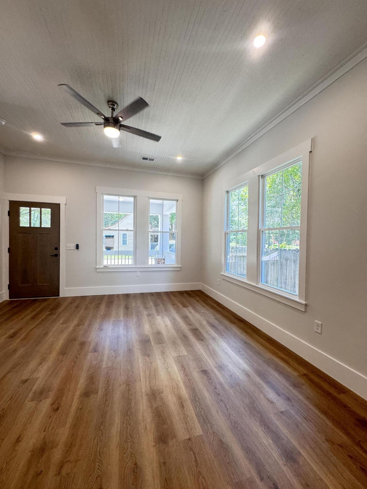 105 Tracy Street Photo 32