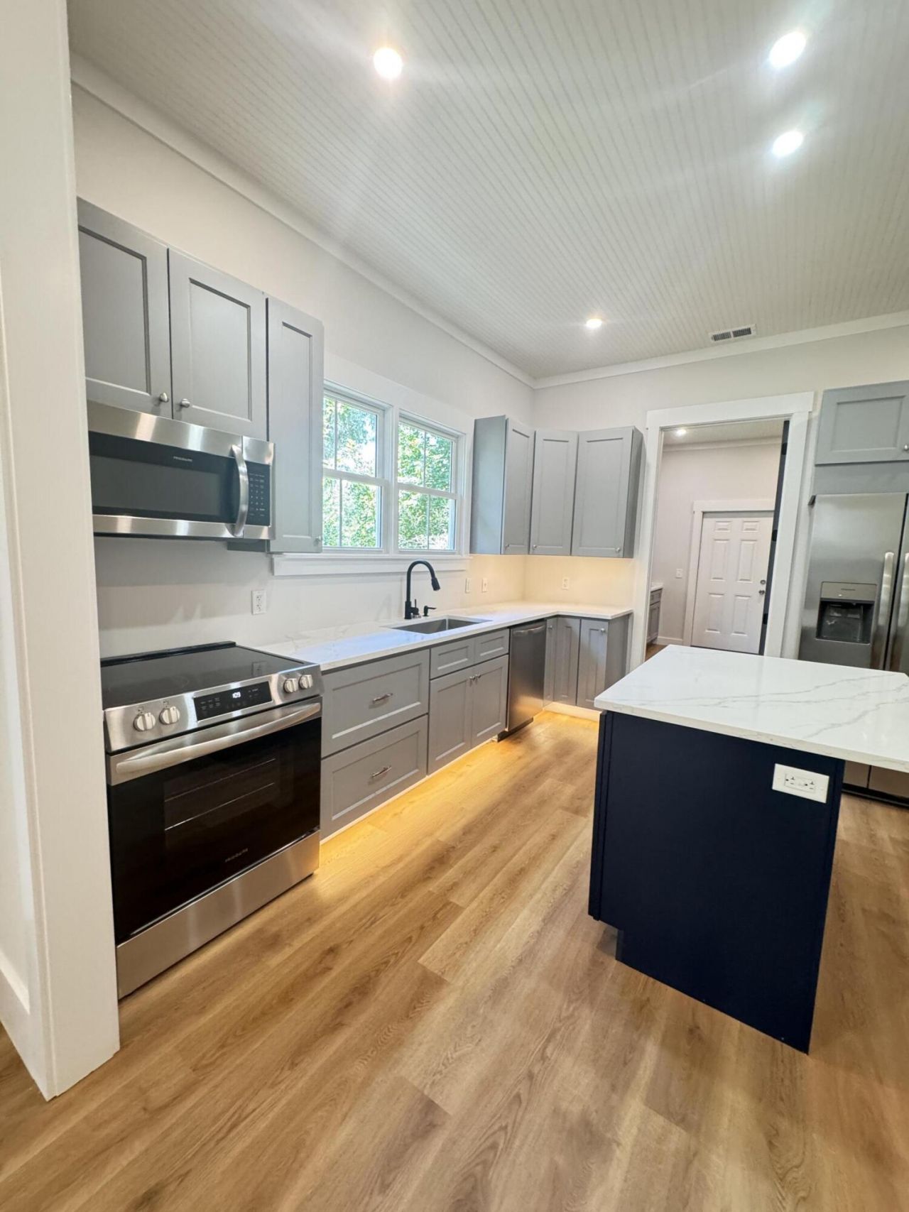 105 Tracy Street Photo 9