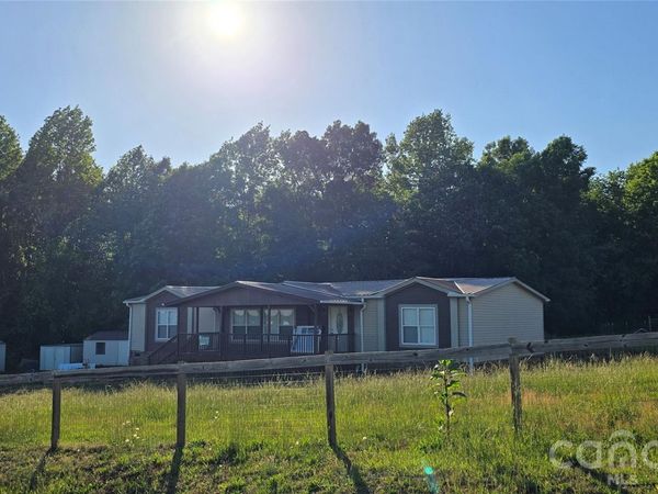 78 Buck Branch Road , Mill Spring, NC 28756