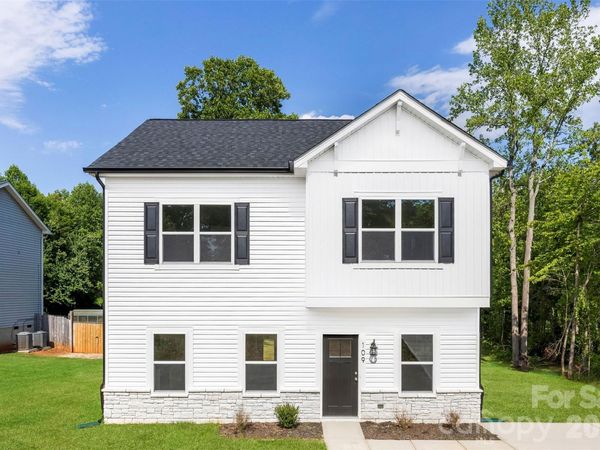 109 Titleist Drive , Statesville, NC 28677