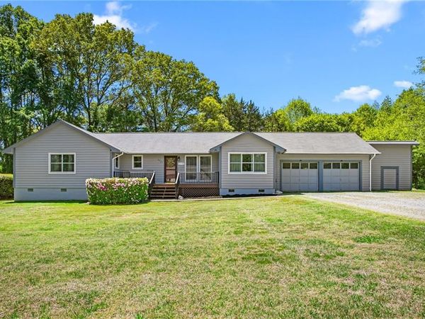2627 White Pine Drive , Mebane, NC 27302