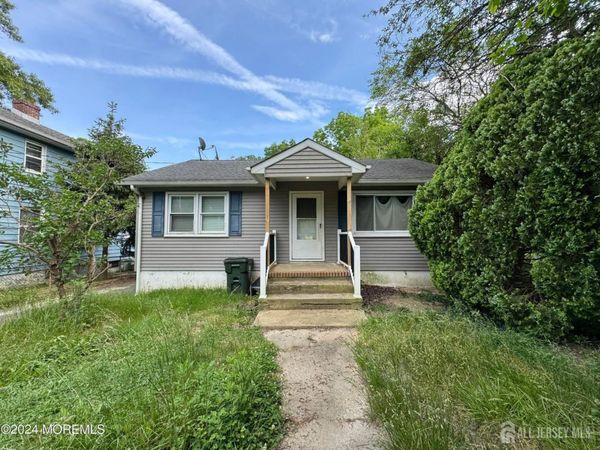 42 E 5th Street , Howell, NJ 07731