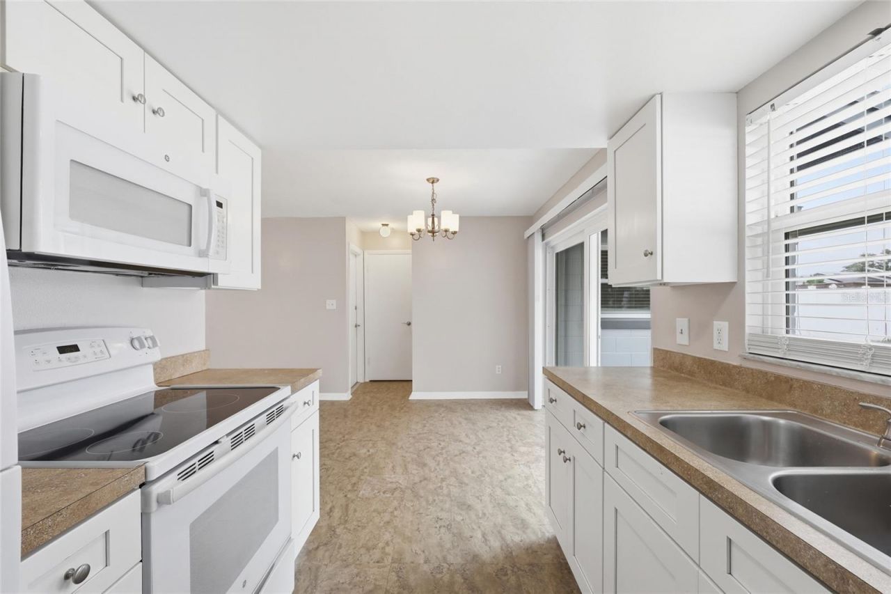 4048 Castlegate Drive, Orlando, FL 32839 Photo
