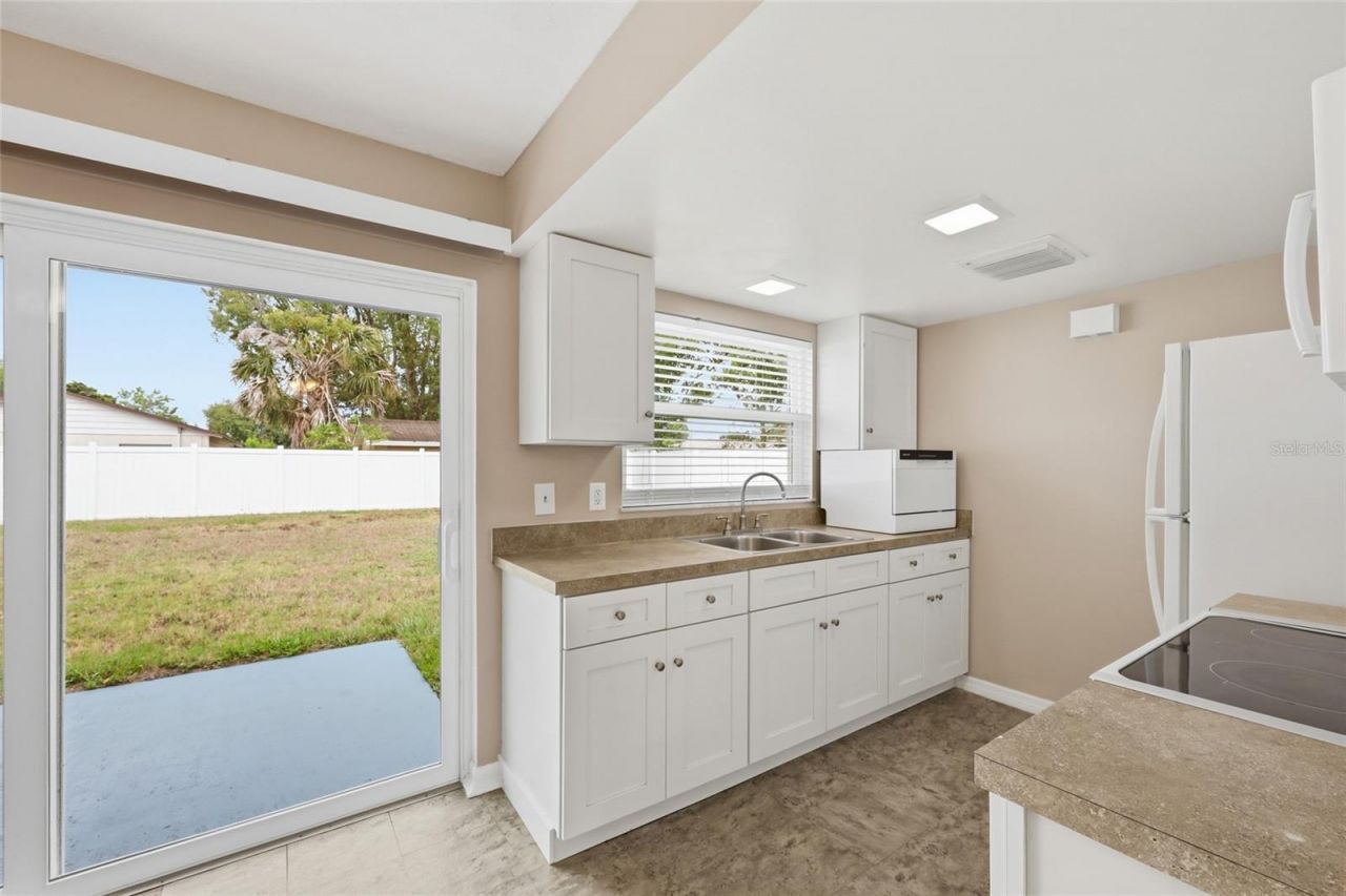 4048 Castlegate Drive, Orlando, FL 32839 Photo