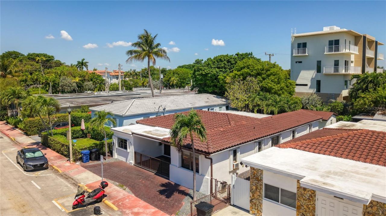 821 83rd St, Miami Beach, FL 33141 Photo