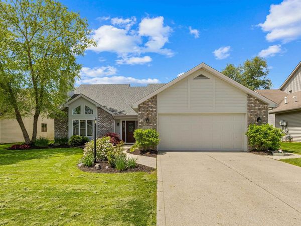 10833 Mill Lake Cove, Fort Wayne, IN 46845