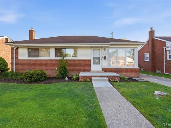 28231 Fountain Street, Roseville, MI 48066