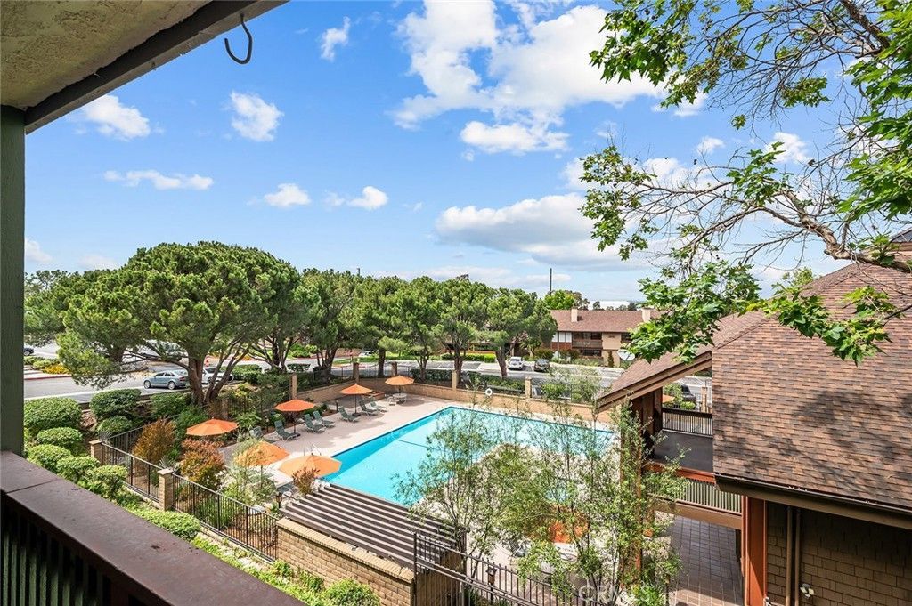 2514 E Willow Street, Unit 105, Signal Hill, CA 90755 Main Photo