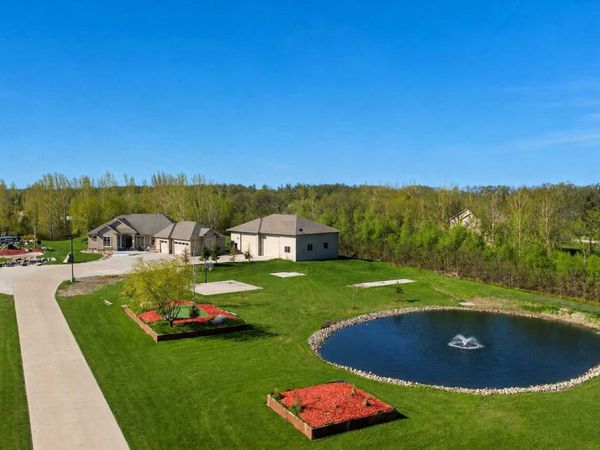 7620 Adelman Drive, Horace, ND 58047
