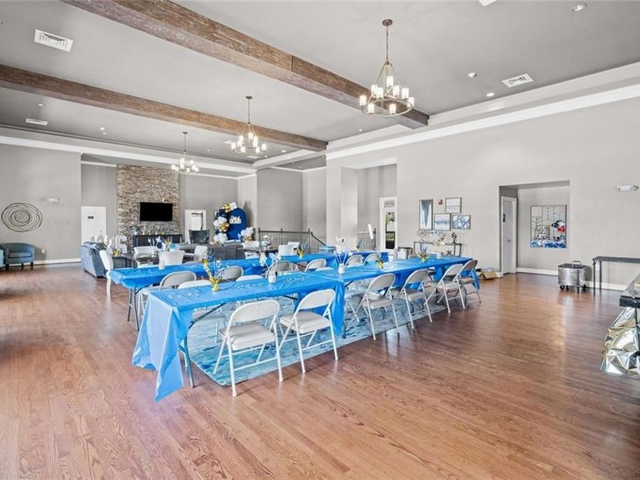 Property Image 100