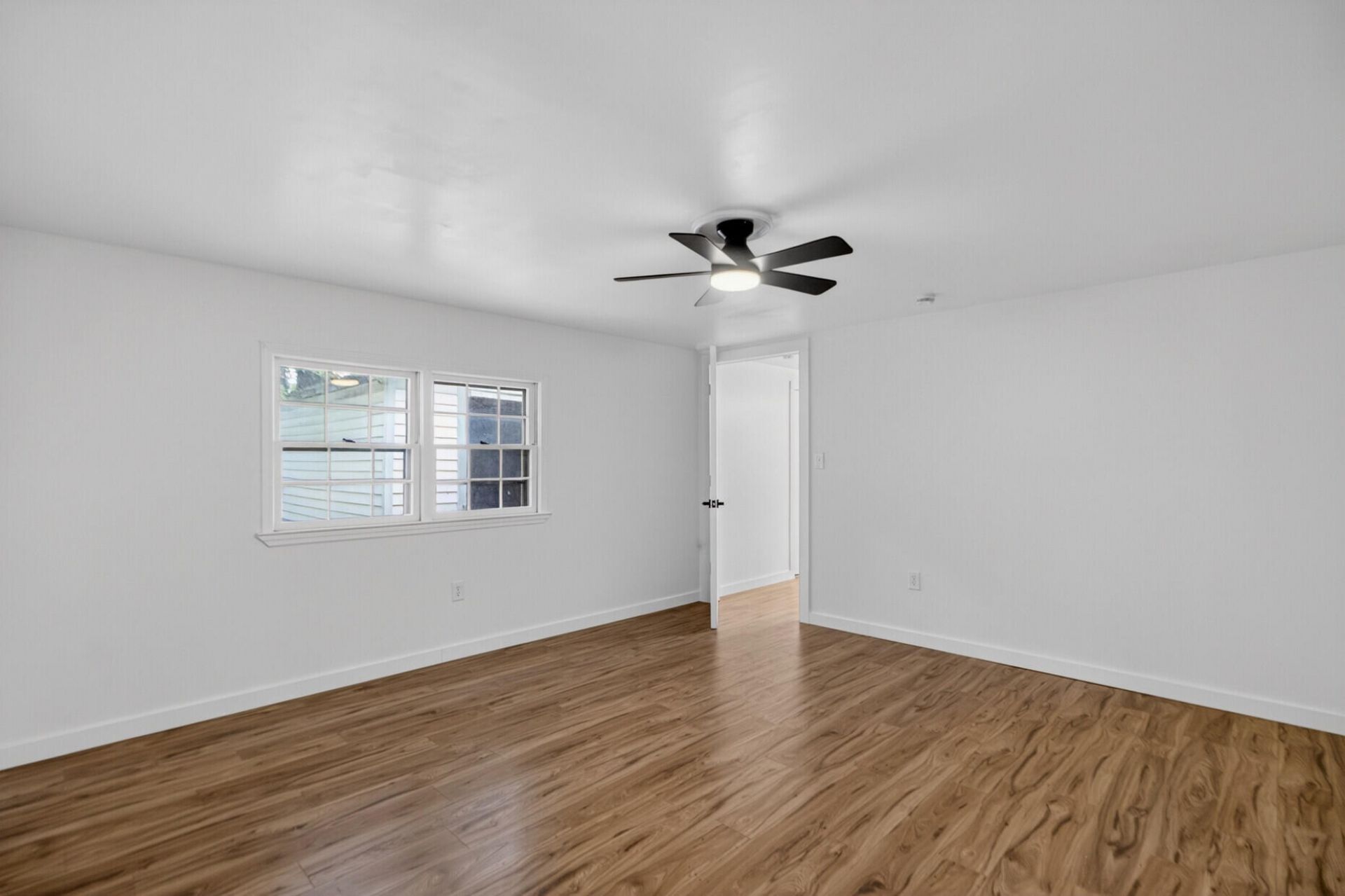 3018 Matipan Avenue Photo 24