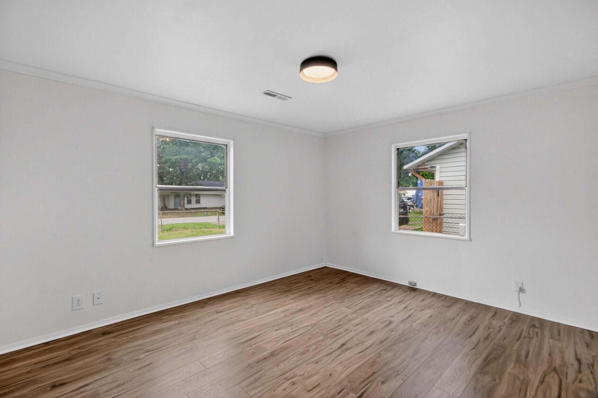 3018 Matipan Avenue Photo 25