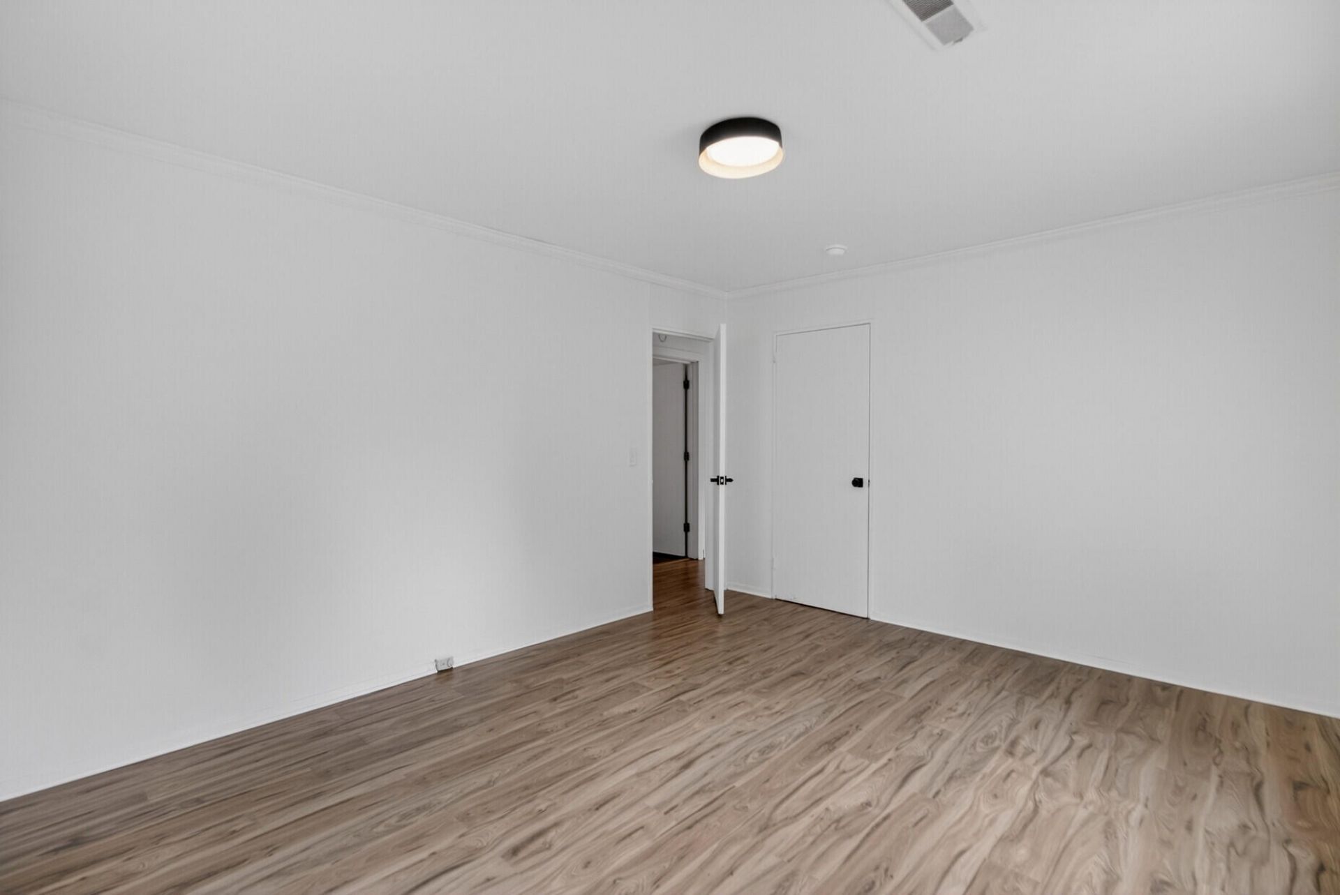 3018 Matipan Avenue Photo 26