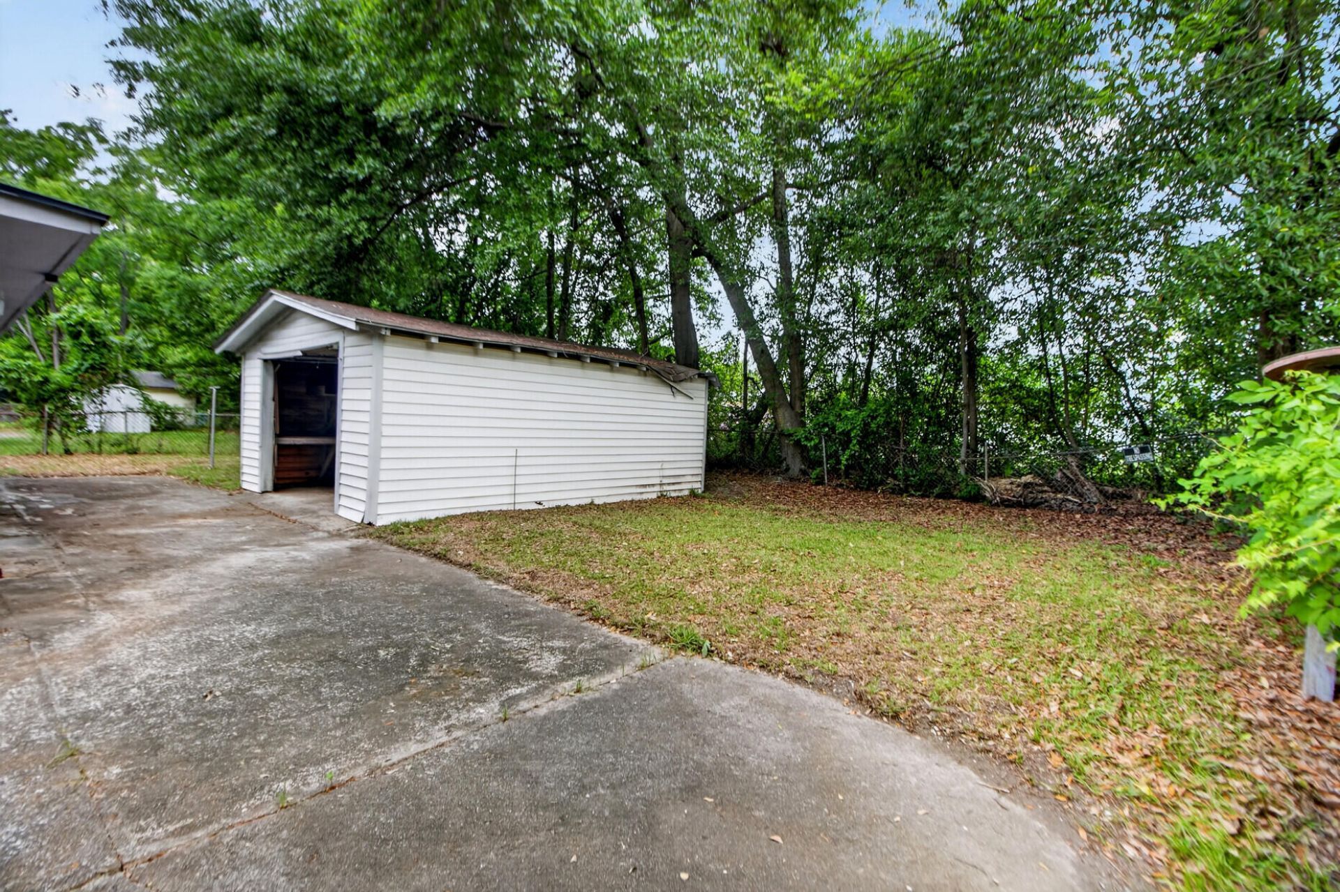 3018 Matipan Avenue Photo 35