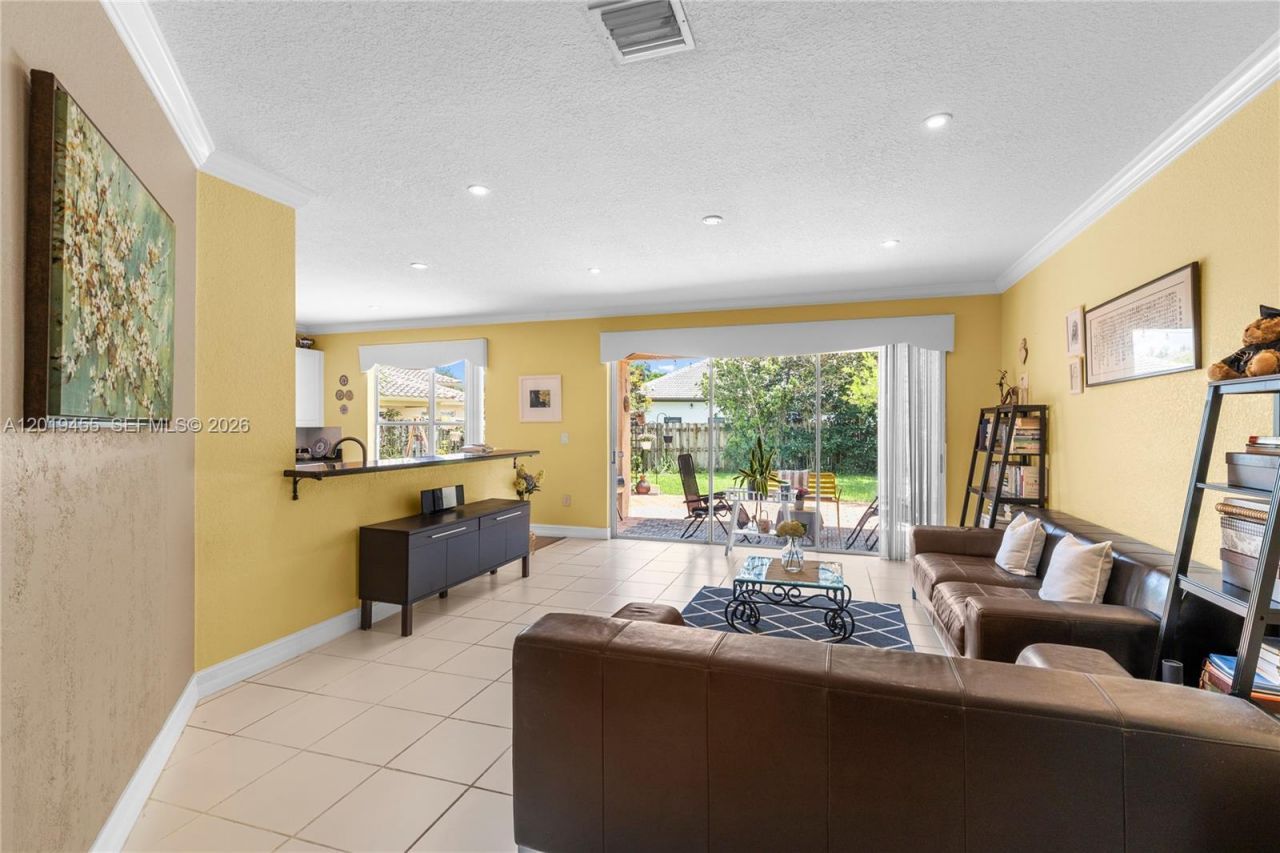 17047 NW 16th St, Pembroke Pines, FL 33028 Photo