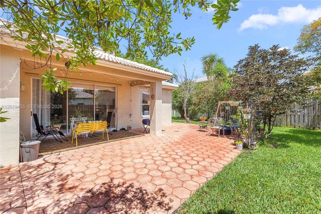 17047 NW 16th St, Pembroke Pines, FL 33028 Photo