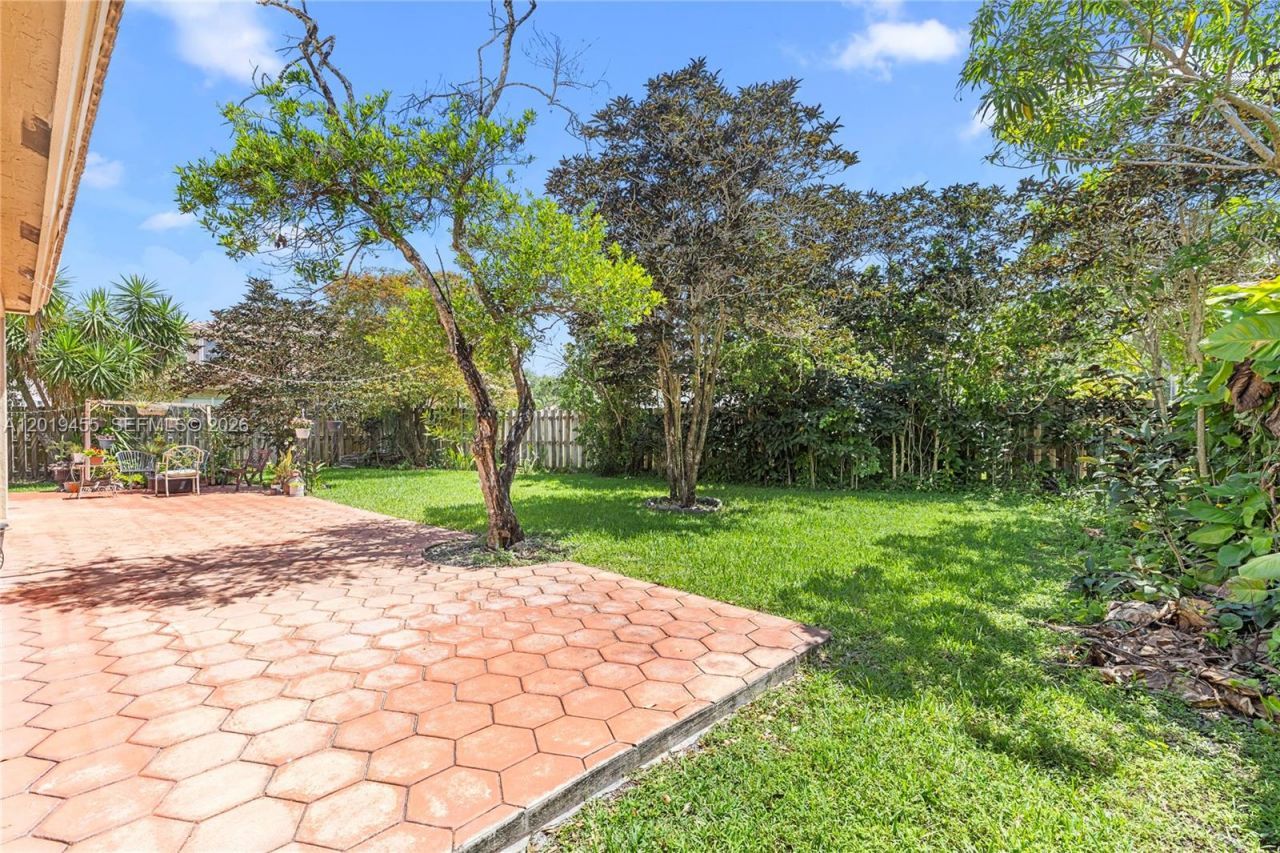 17047 NW 16th St, Pembroke Pines, FL 33028 Photo