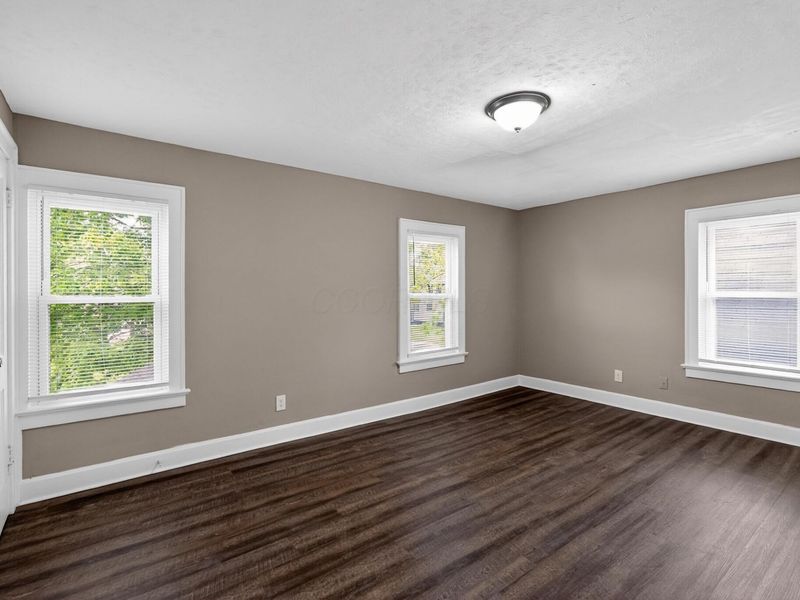 1389 Genessee Avenue , Columbus, OH 43211 Photo 12