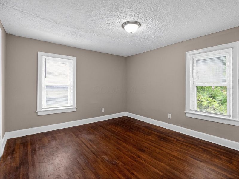1389 Genessee Avenue , Columbus, OH 43211 Photo 17