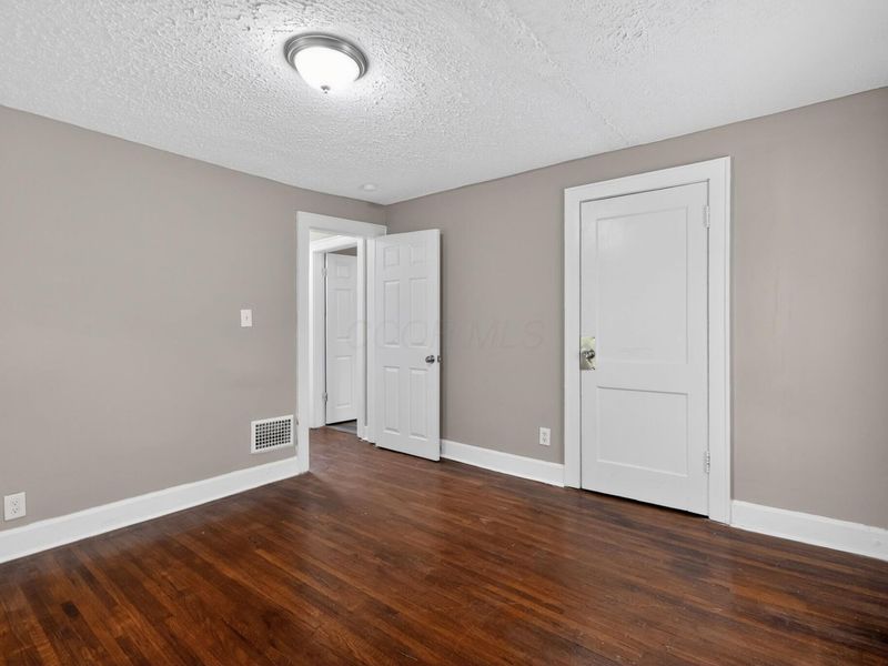 1389 Genessee Avenue , Columbus, OH 43211 Photo 24