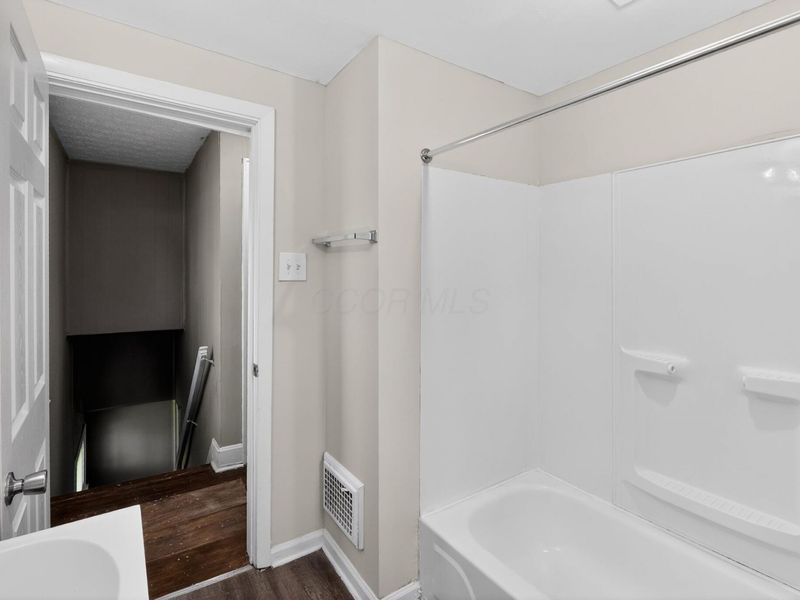 1389 Genessee Avenue , Columbus, OH 43211 Photo 26