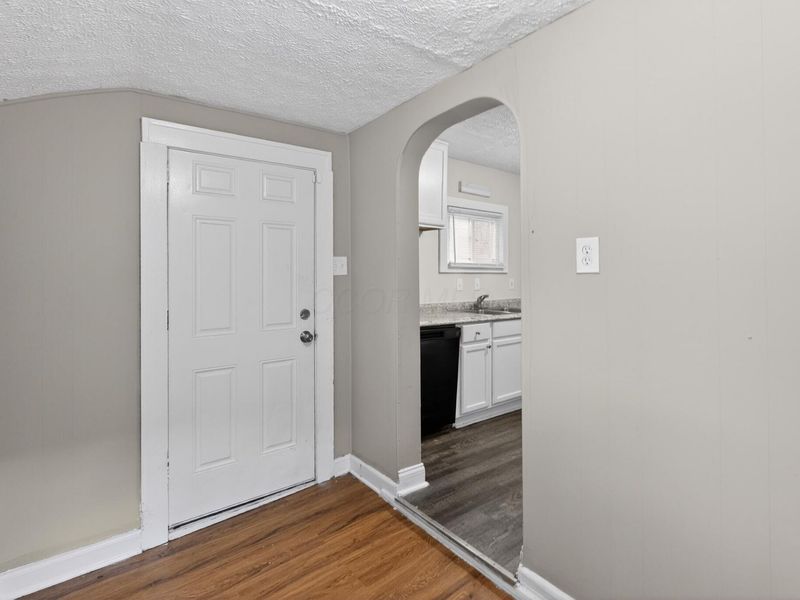 1389 Genessee Avenue , Columbus, OH 43211 Photo 8