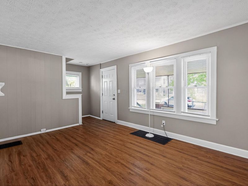 1389 Genessee Avenue , Columbus, OH 43211 Photo 9